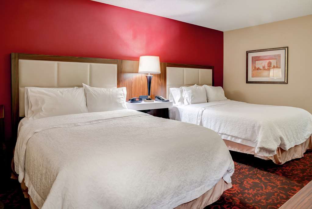 Фото Hampton Inn St. Joseph