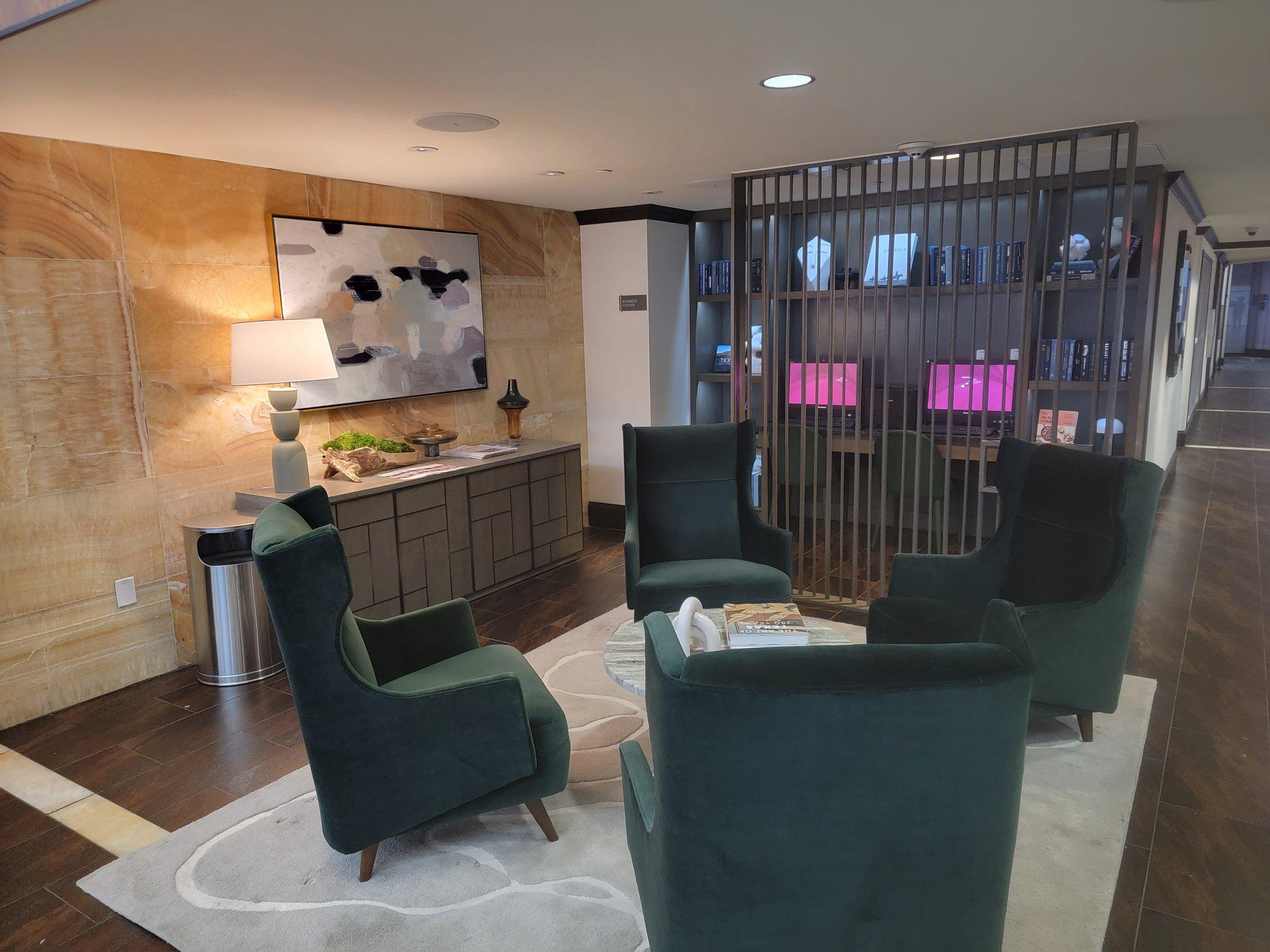 Фото Crowne Plaza Dallas Downtown