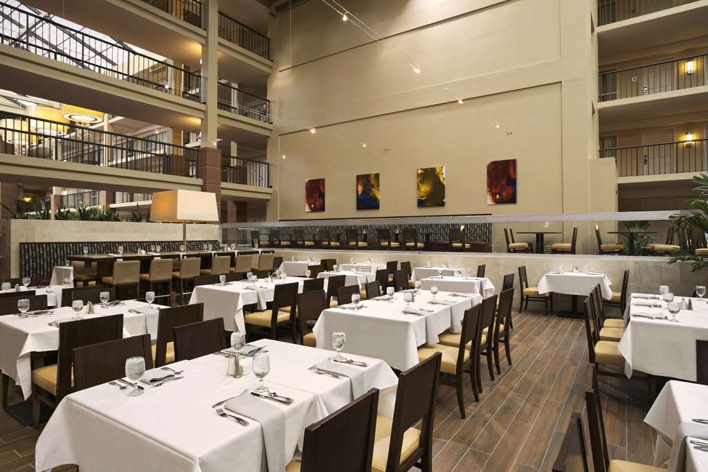 Фото Embassy Suites by Hilton Cleveland Beachwood