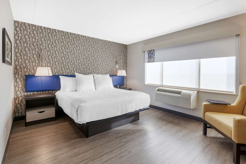 Фото GLō Best Western Mississauga Corporate Centre