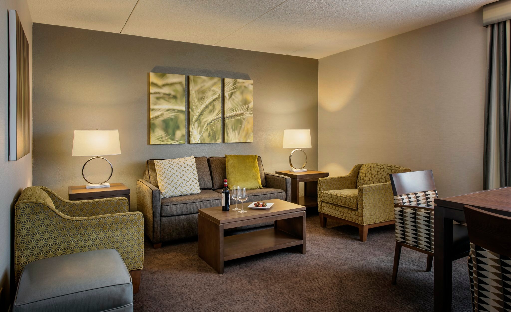 Фото Holiday Inn Winnipeg-South by ihg