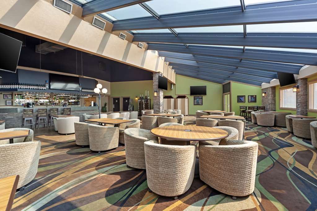 Фото Best Western Plus Mirage Hotel & Resort