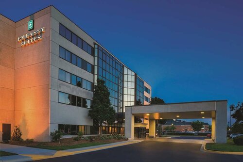 Гостиница Embassy Suites by Hilton Milwaukee Brookfield в Брукфилде