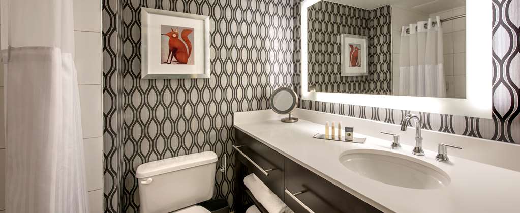 Фото DoubleTree by Hilton Chicago Wood Dale - Elk Grove