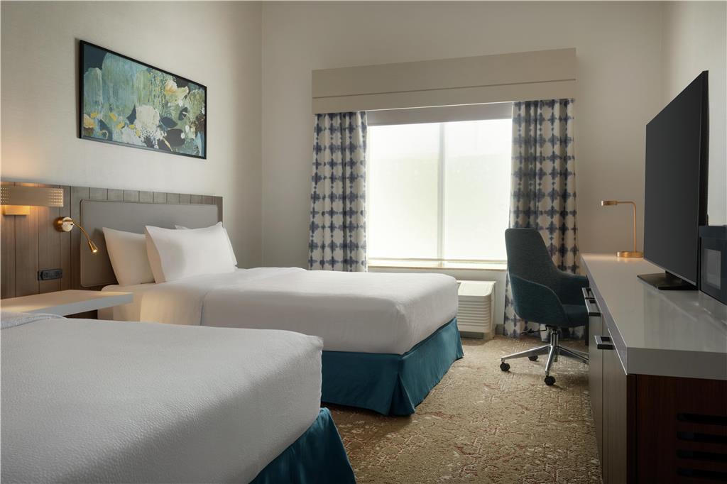 Фото Hilton Garden Inn Riverhead