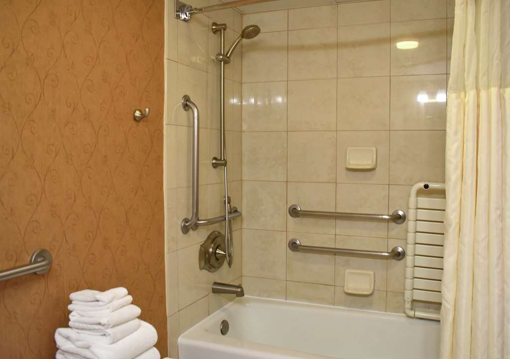 Фото DoubleTree by Hilton Asheville Biltmore