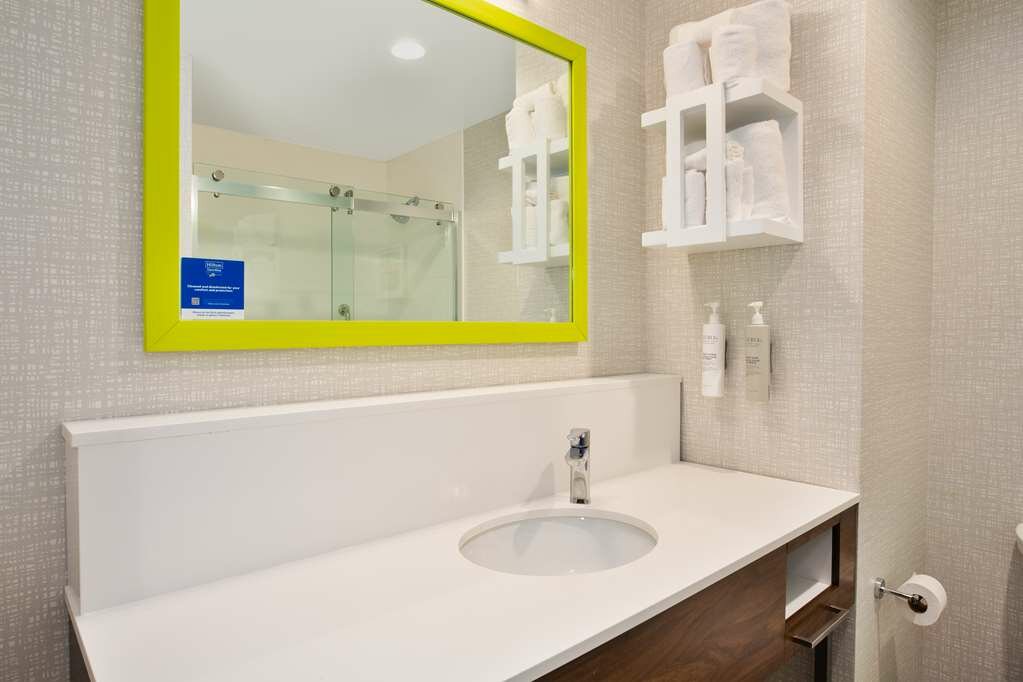 Фото Hampton Inn by Hilton Paris