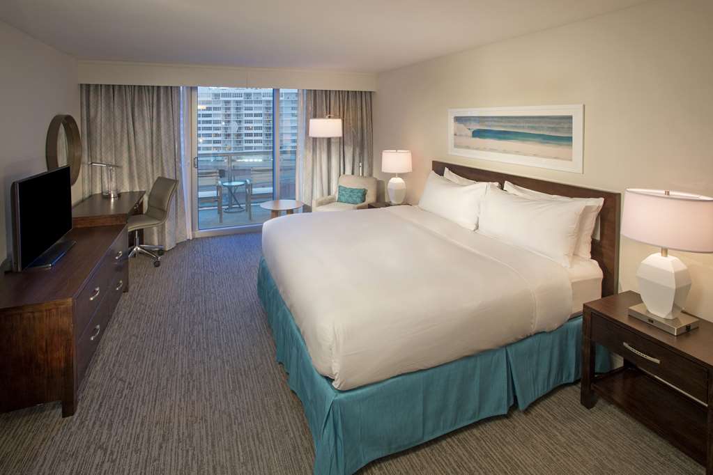 Фото DoubleTree Resort by Hilton Hollywood Beach