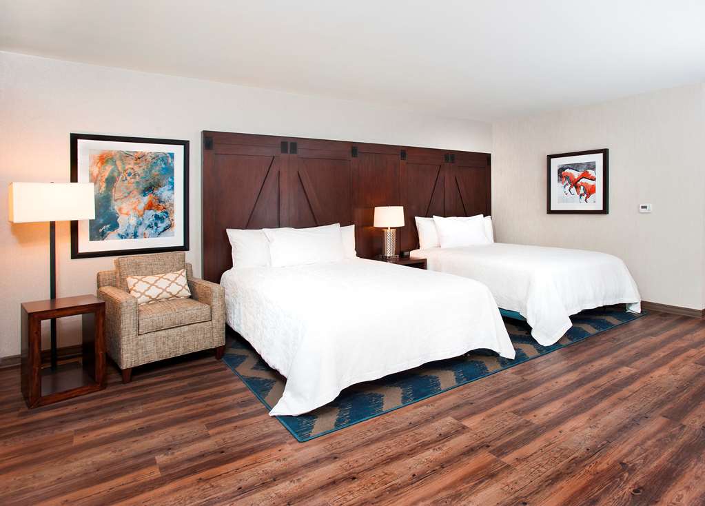 Фото Hilton Garden Inn Burbank Los Angeles