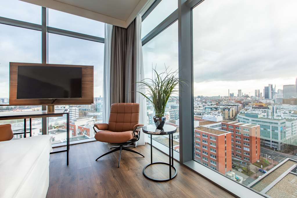 Фото Radisson Blu Hotel, Frankfurt