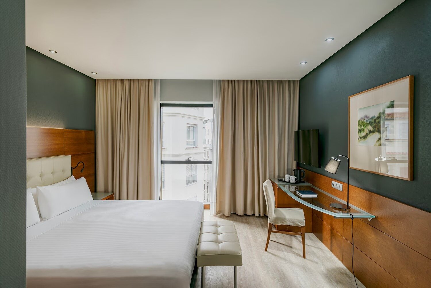 Фото отеля 1