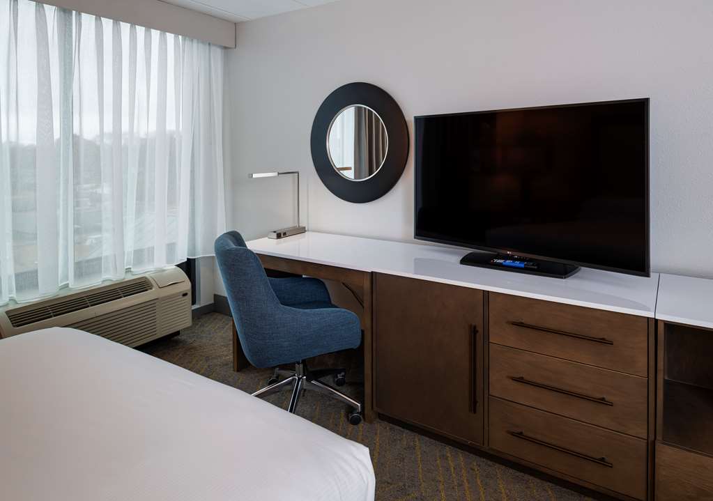 Фото DoubleTree by Hilton Madison East
