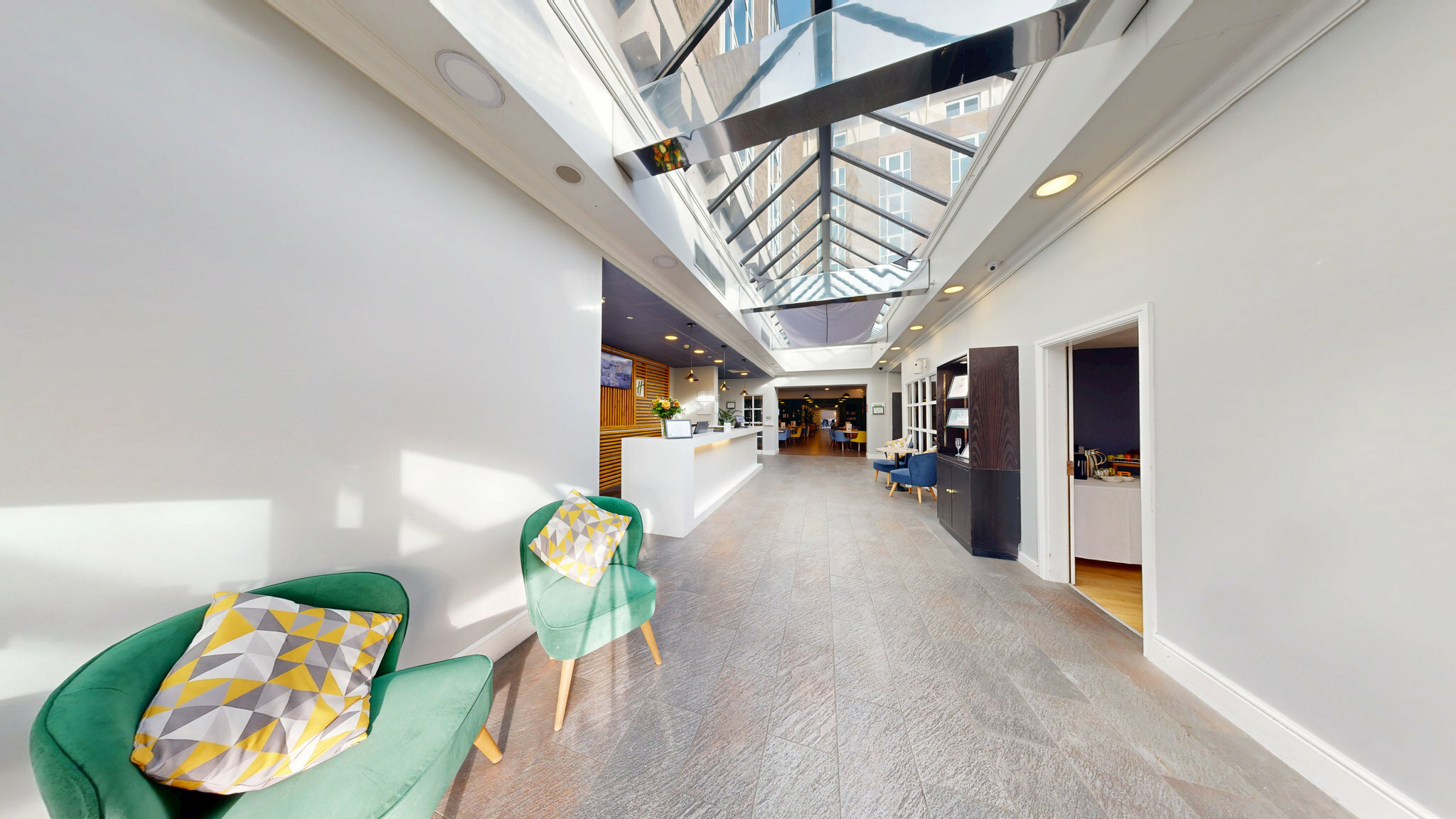 Фото Holiday Inn Kenilworth - Warwick, an Ihg Hotel