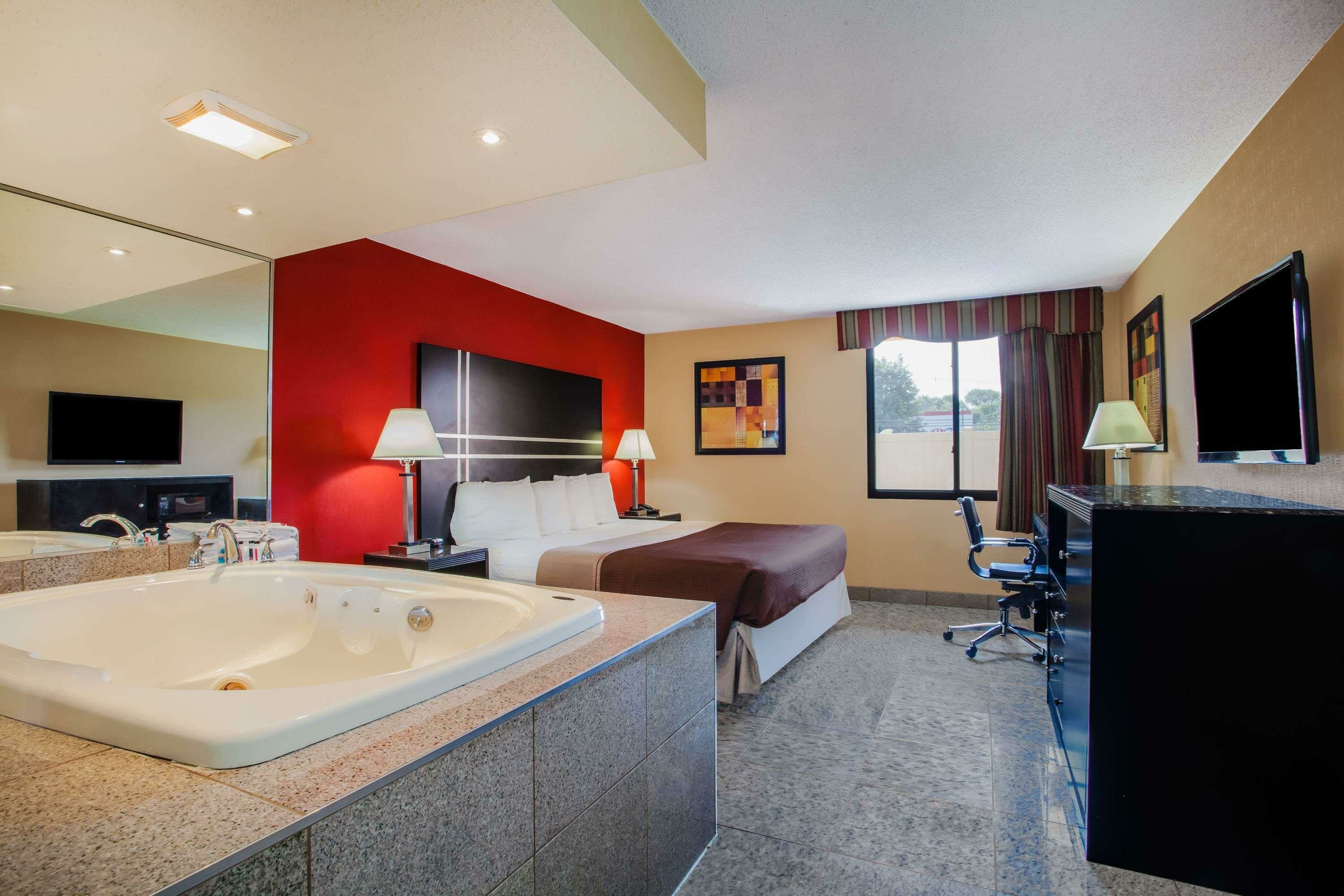 Фото Howard Johnson by Wyndham North Plainfield