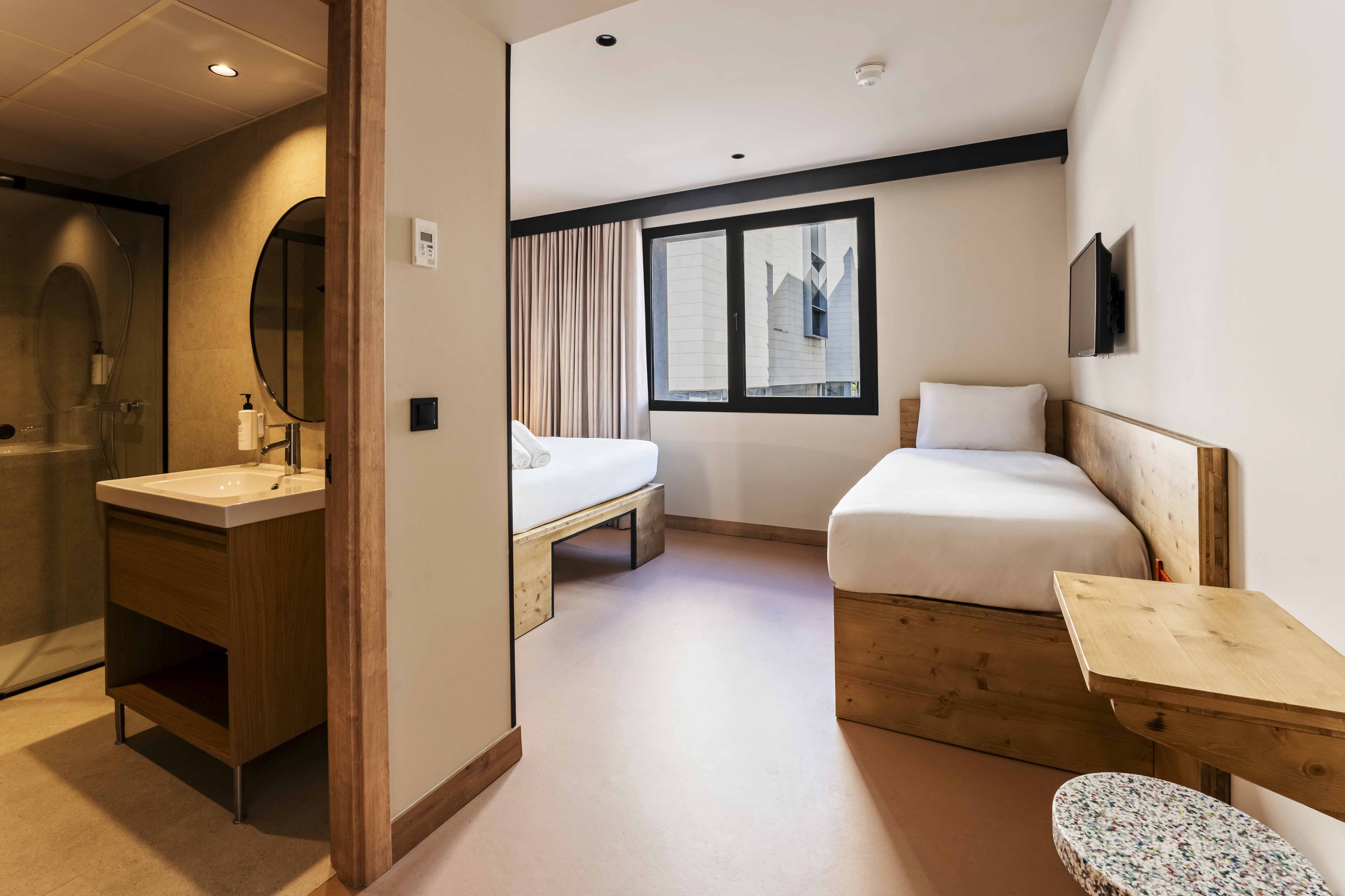 Фото EasyHotel Valencia Ciutat Vella