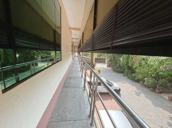 Фото Airport Inn