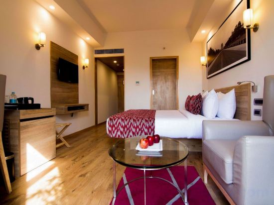 Фото Lemon Tree Premier City Center Gurugram