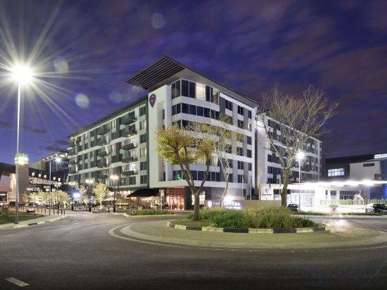 Фото The Capital Menlyn Maine