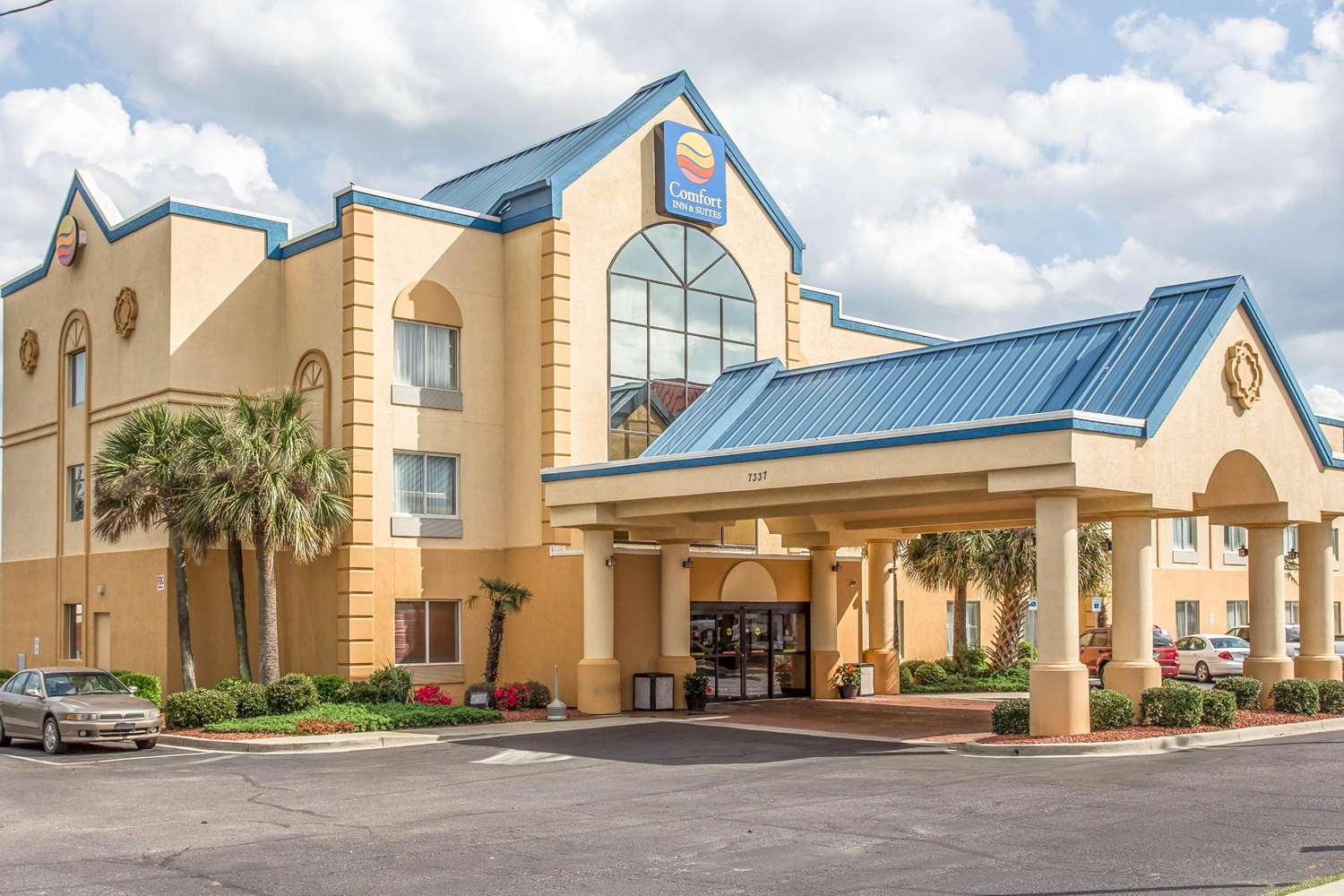 Фото Comfort Inn & Suites Ft. Jackson Maingate
