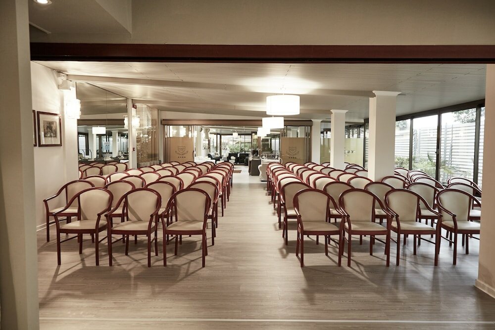 Фото Rouge Hotel International