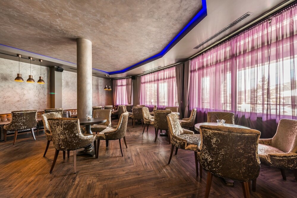 Фото All Seasons Residence Hotel