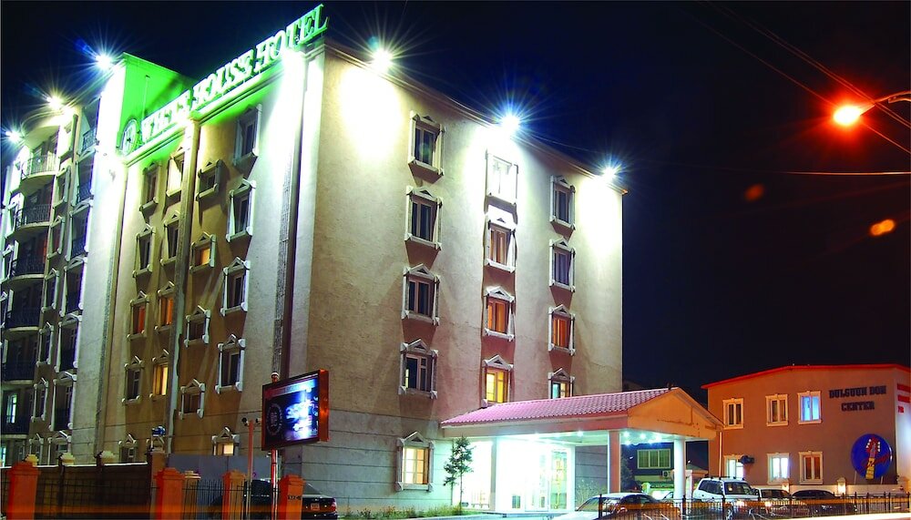 Фото White House Hotel