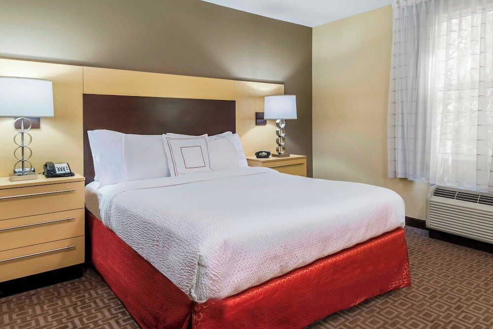 Фото TownePlace Suites by Marriott Tampa Westshore/Airport