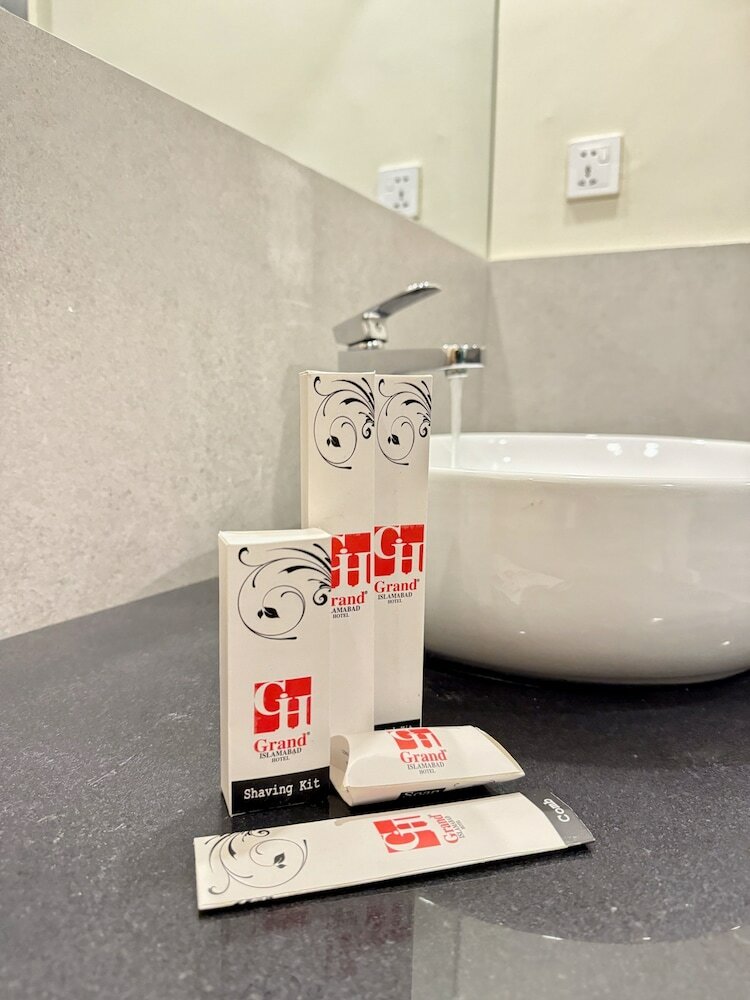 Фото Grand Islamabad Hotel