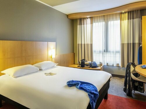 Внешний вид отеля ibis Brussels Centre Gare Midi в Сен-Жиле, фото 4