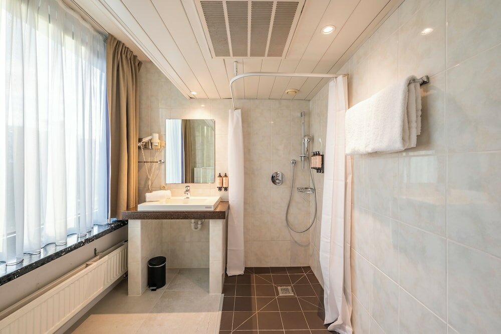 Фото Hotel Serwir