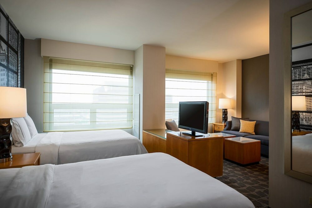 Фото Renaissance Chicago O'Hare Suites Hotel