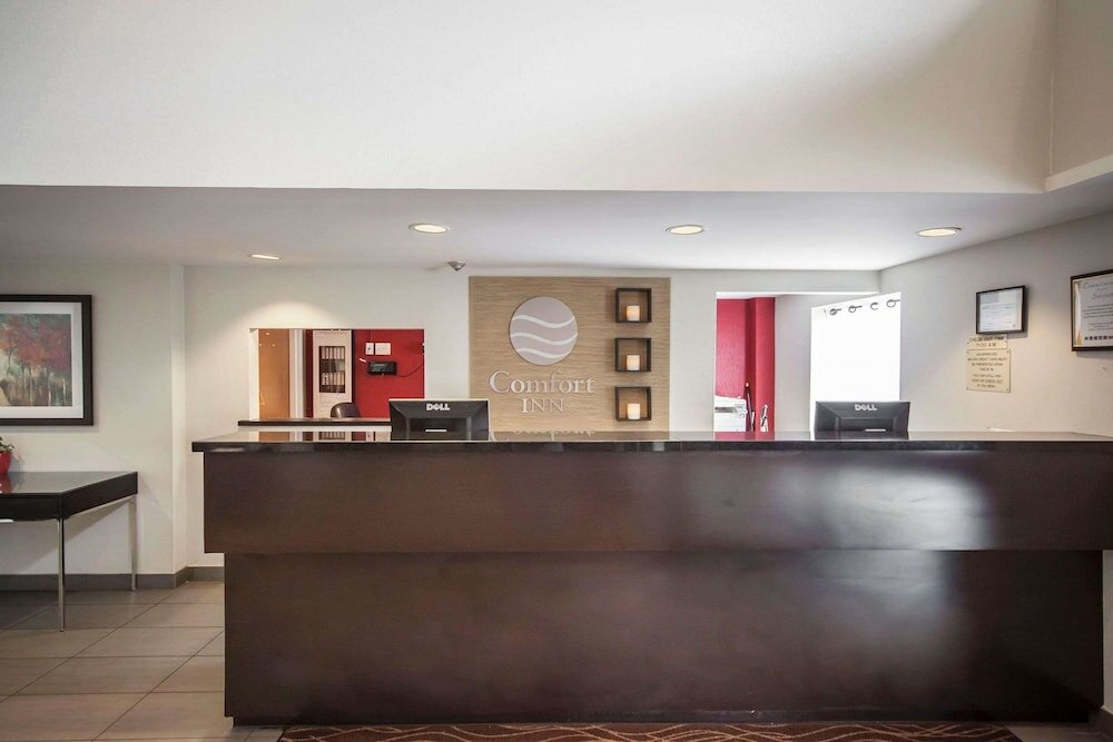 Фото Comfort Inn West