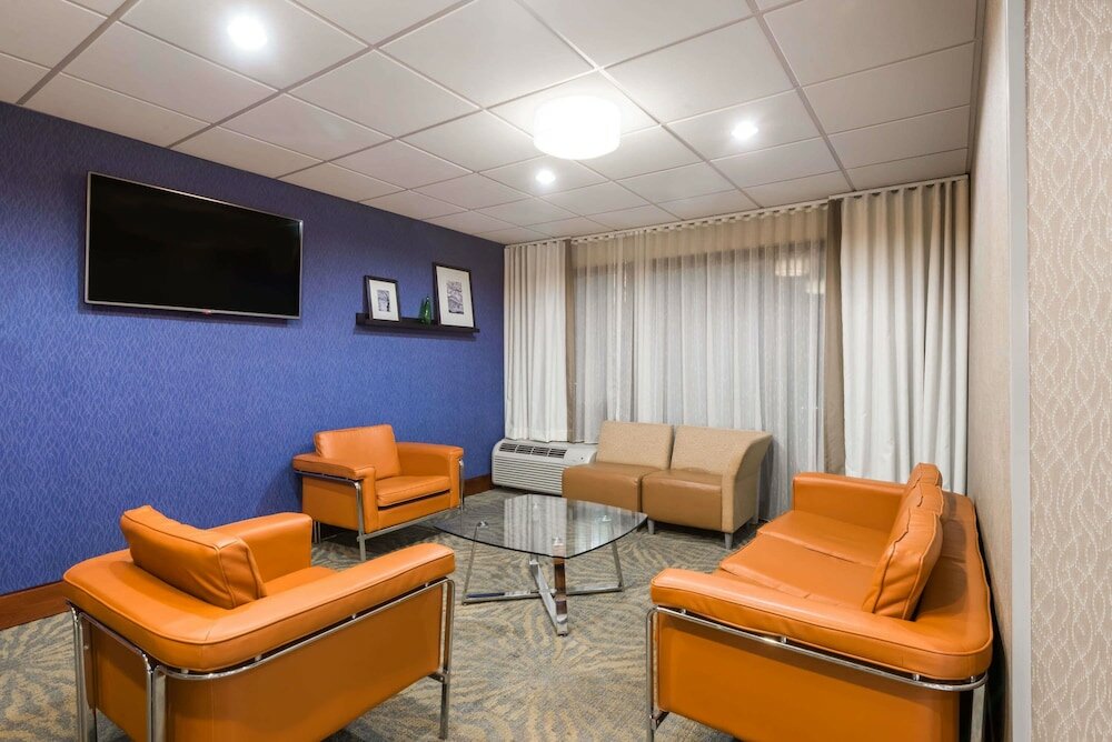 Фото Wingate by Wyndham Springfield