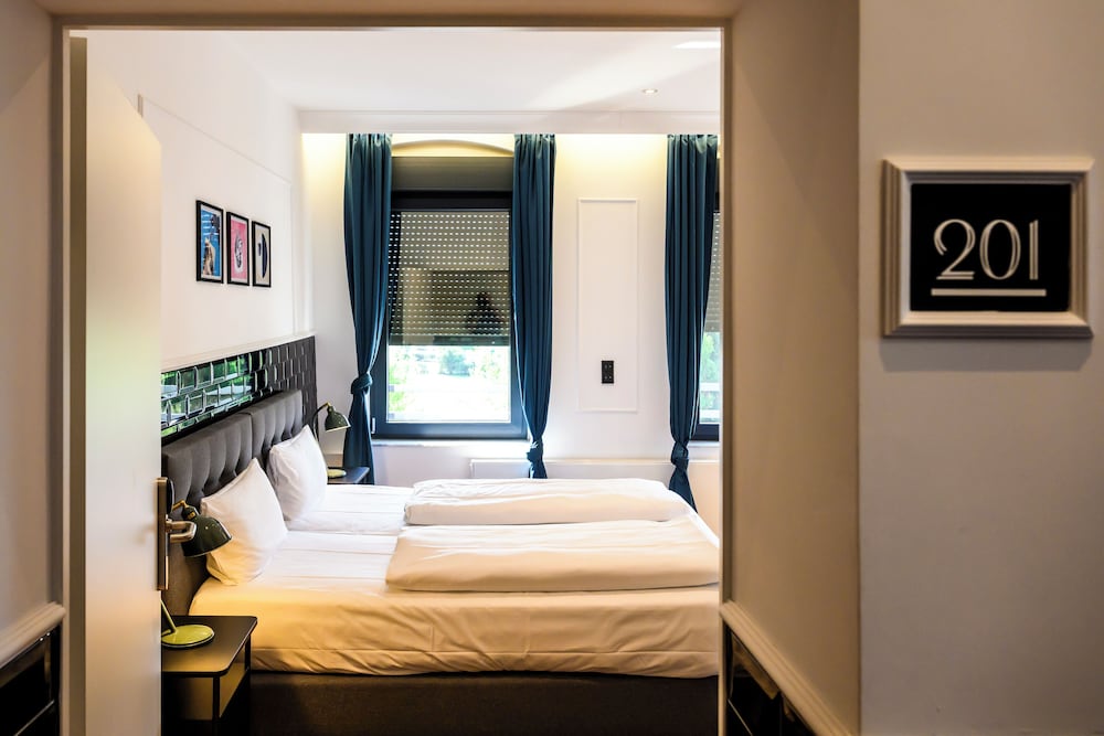 Фото Nikii Boutique Hotel