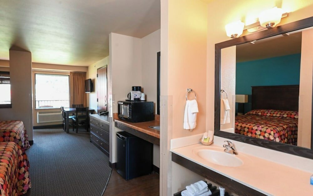 Фото Baker's Sunset Bay Resort