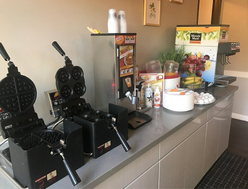 Фото GreenTree Inn & Suites Alhambra