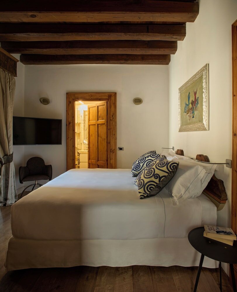 Фото Palazzo delle Pietre Luxury Apartments