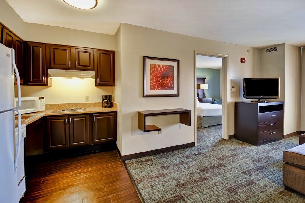Фото Staybridge Suites Madison East, an Ihg Hotel