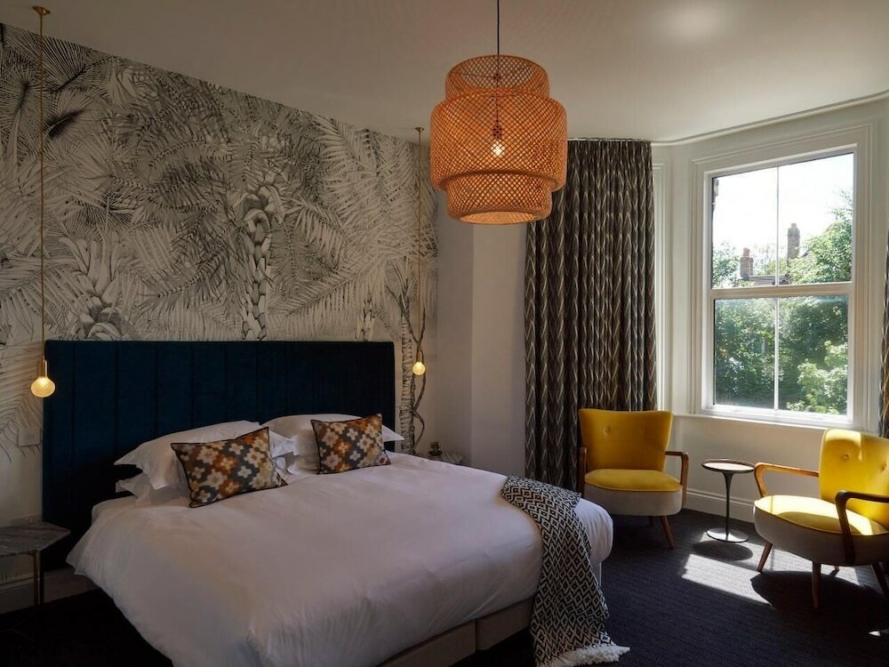 Фото The Lodge Hotel Putney