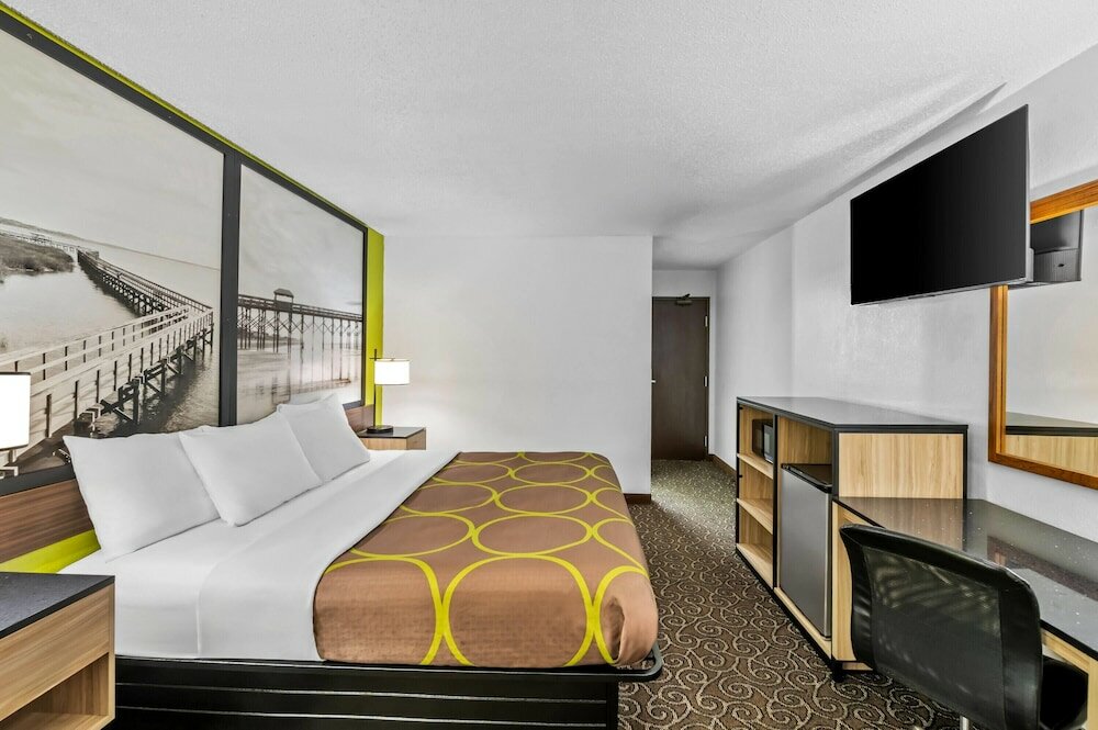 Фото Super 8 by Wyndham Franklin
