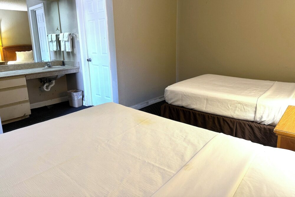 Фото Homegate Studios & Suites San Antonio Fiesta Park