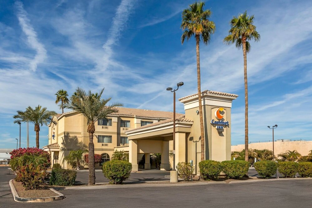 Фото Comfort Inn West