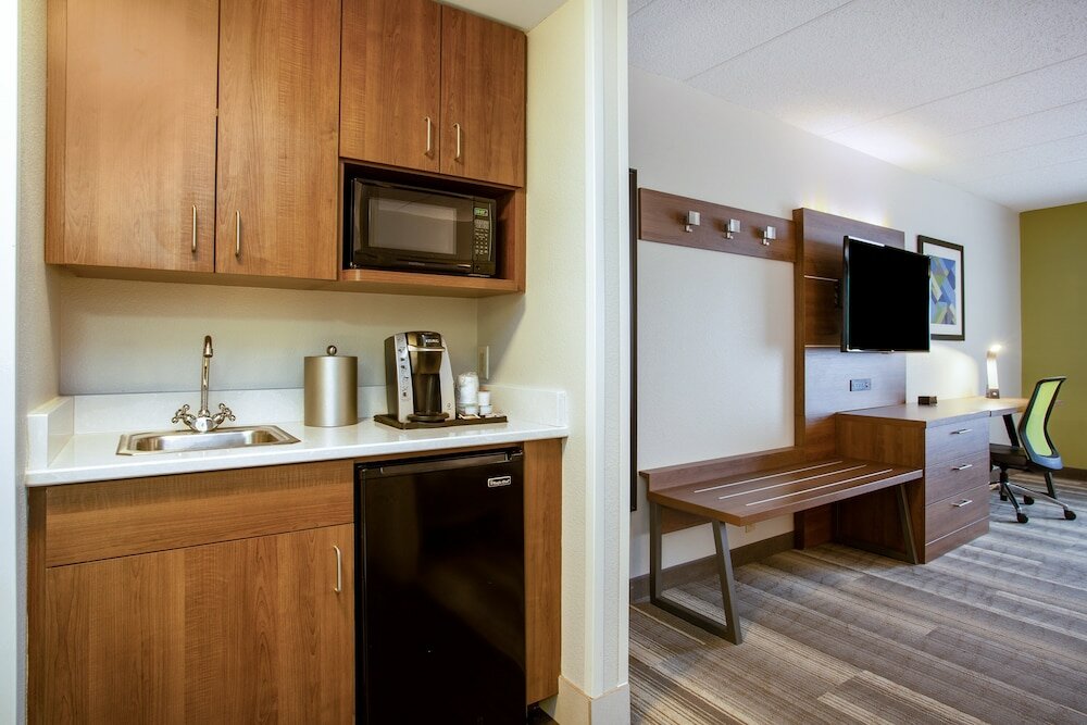 Фото Holiday Inn Express And Suites Fort Wayne