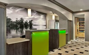 Гостиница Comfort Inn & Suites