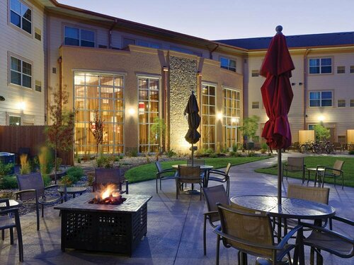 Гостиница Clubhouse Hotel & Suites Pierre в Пирре