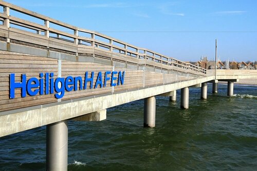 Внешний вид отеля Hafenhotel Meereszeiten в Хайлигенхафене, фото 4