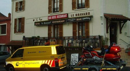 Гостиница Le Bravard в Иссуаре