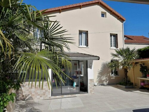 Гостиница Villa Spacieuse Paris в Стен