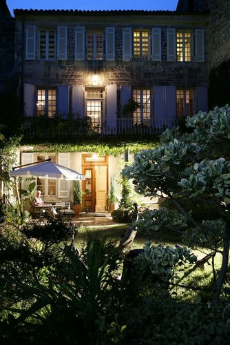 Гостиница Chambres d'hôtes La Porte Rouge - The Red Door Inn в Сенте