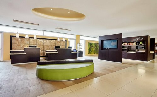 Гостиница Courtyard by Marriott Leon at the Poliforum в Леоне